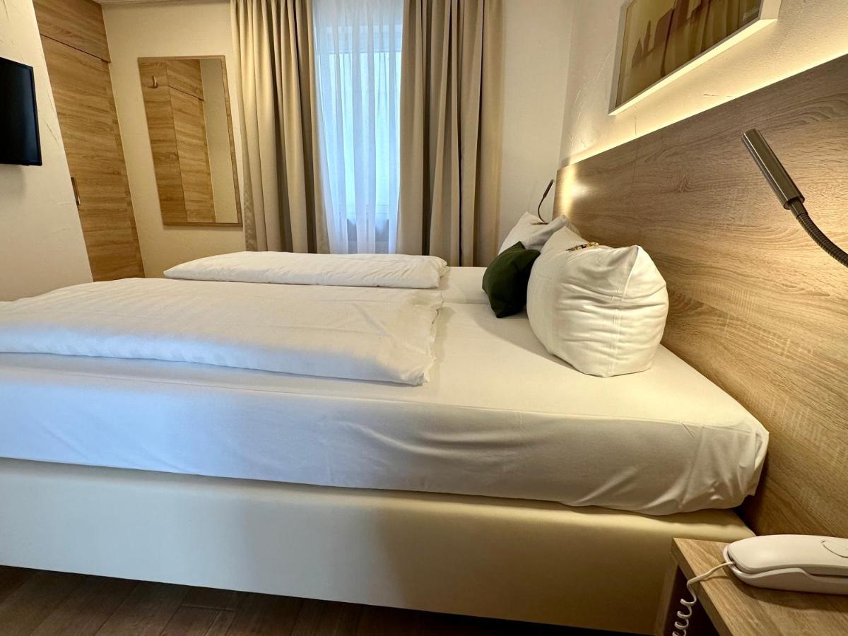 Hotel Bronnbacher Hof Вертгейм Экстерьер фото