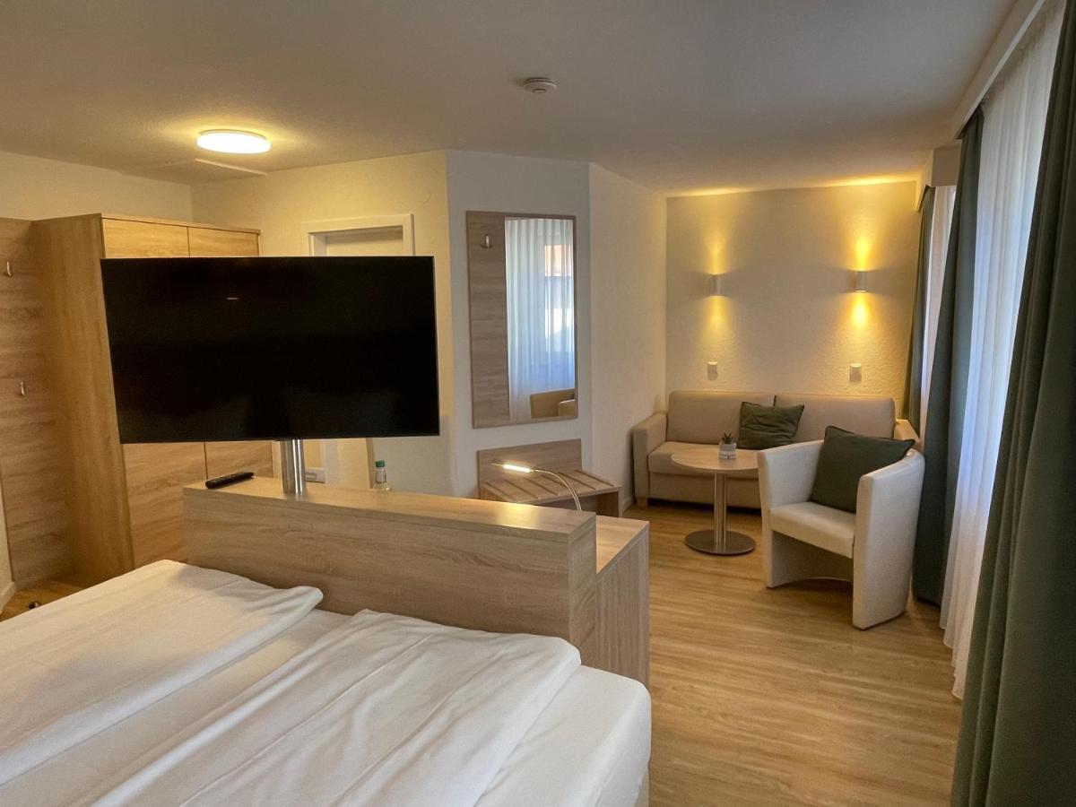 Hotel Bronnbacher Hof Вертгейм Экстерьер фото